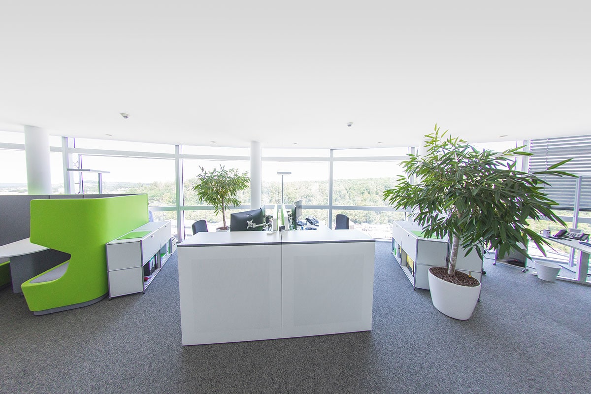 Eine hochwertige und moderne Büroausstattung sorgt für eine motivierende Arbeitsatmosphäre.